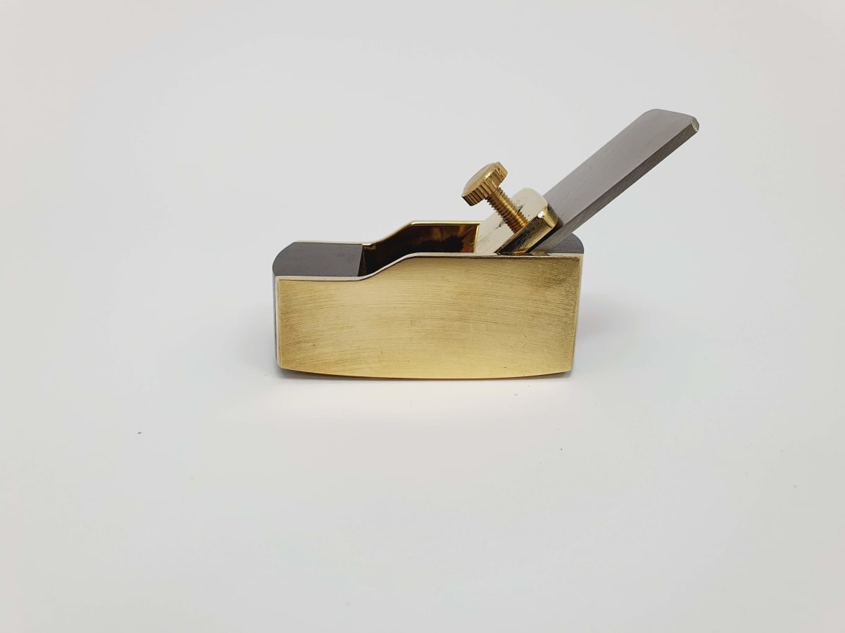 Mini Cepillo de Bronce-Ebano de 62 mm con Base Curva4