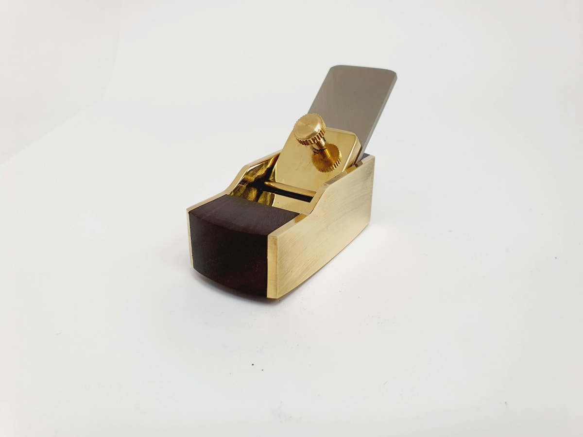 Mini Cepillo de Bronce-Ebano de 62 mm con Base Curva 0