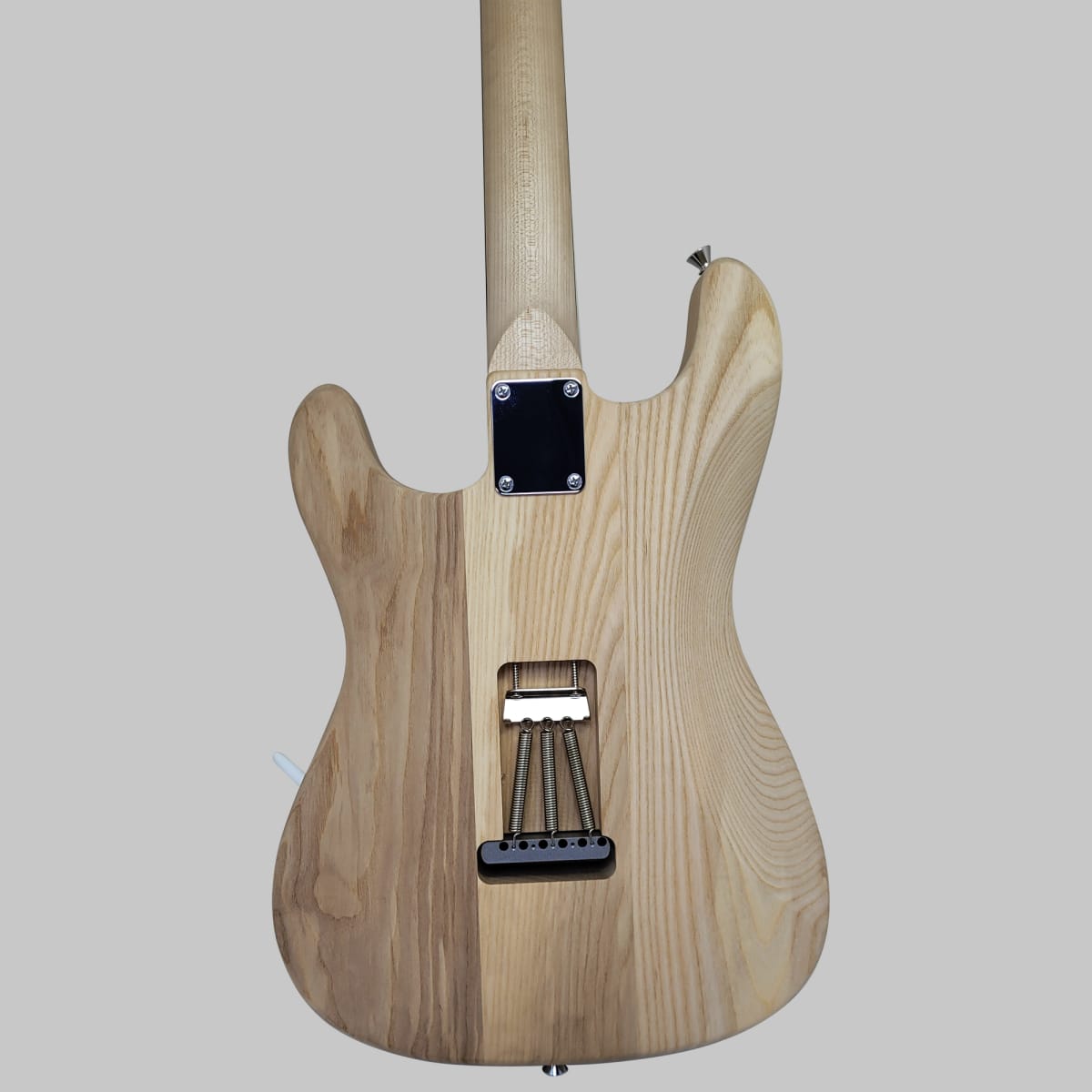 Kit LBLuthier de Guitarra Eléctrica Tipo Strato Mod: B Cap: H-H Hardware Gotoh® Incluido6