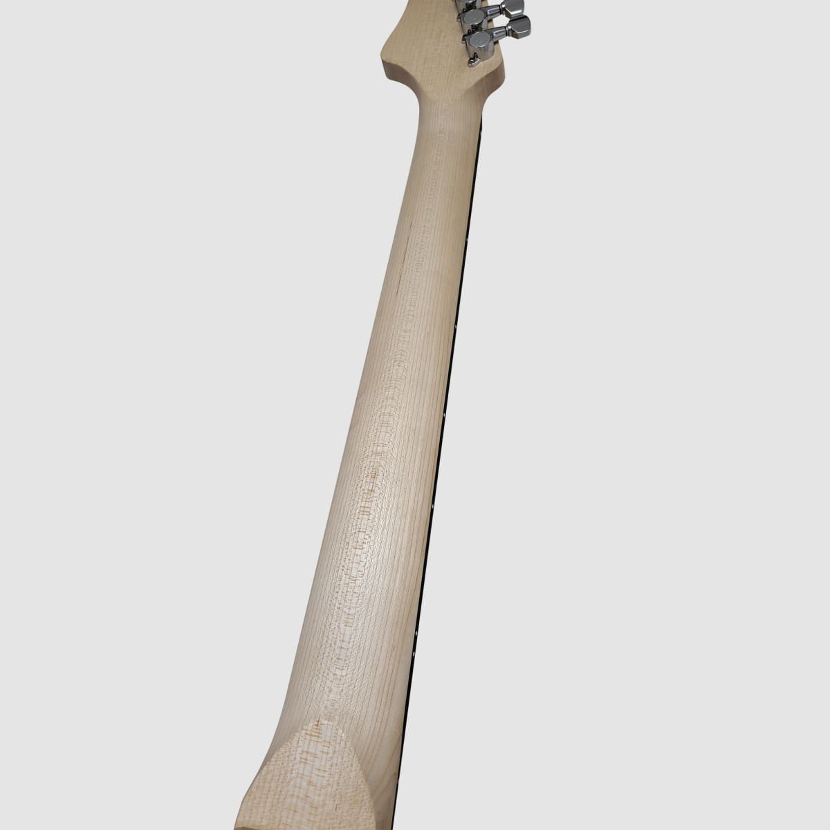 Kit LBLuthier de Guitarra Eléctrica Tipo Strato Mod: B Cap: H-H Hardware Gotoh® Incluido7