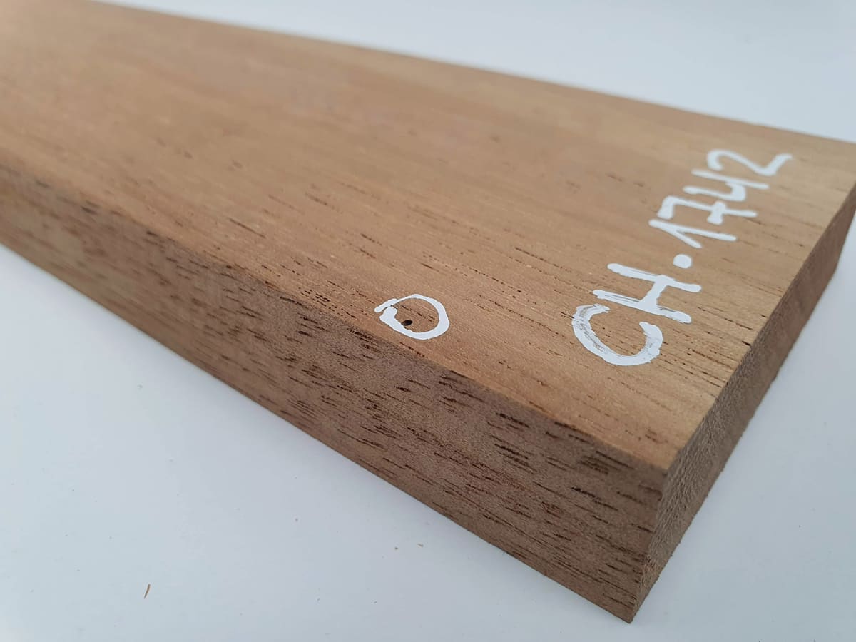 Pieza Unica REF: CH-1742 de Cedro Honduras Standard para Mastil de Guitarra4