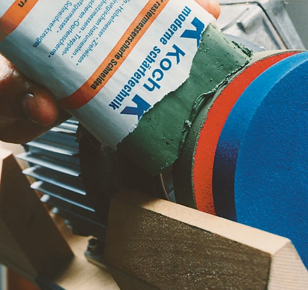 Pasta Koch Verde 3615 Two Cherries para Afilar Grano 25002