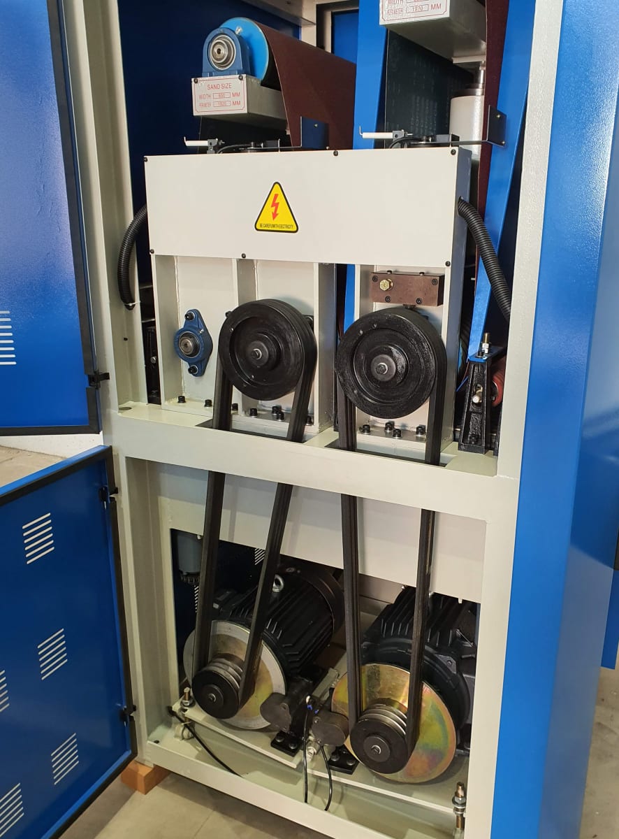 Maquina Lijadora Calibradora Industrial 630mm Ancho 220V 20.7Kw potencia, 36amp6