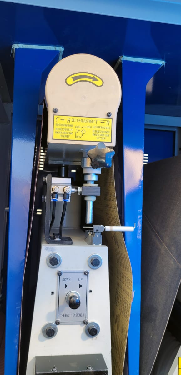 Maquina Lijadora Calibradora Industrial 630mm Ancho 220V 20.7Kw potencia, 36amp9