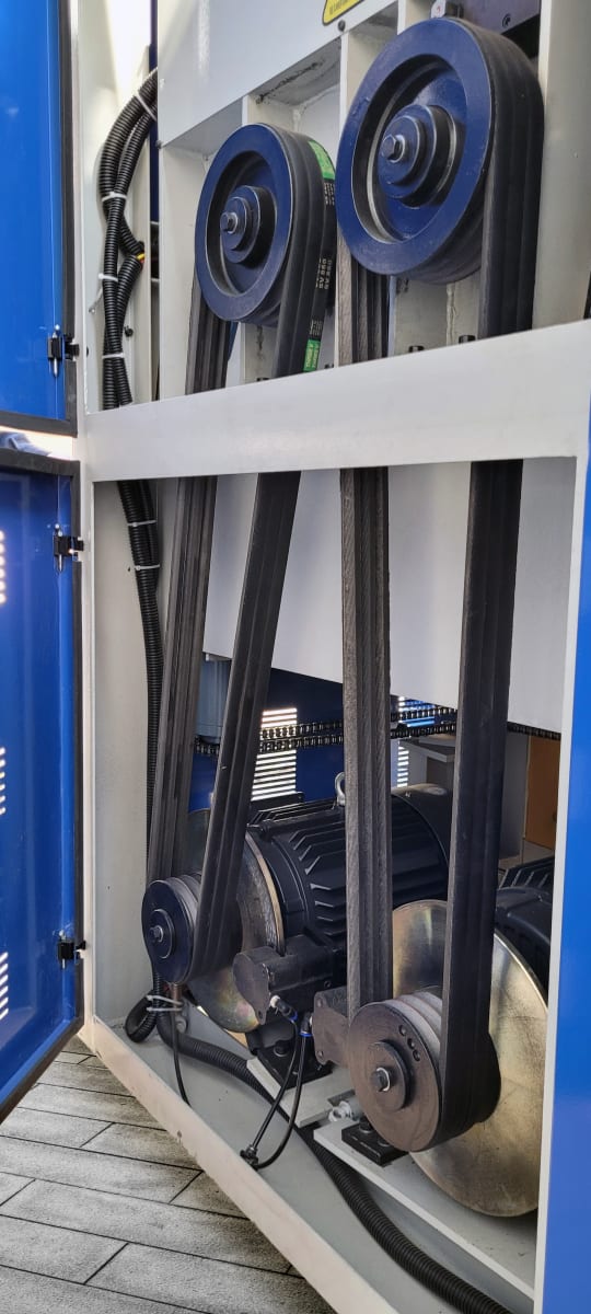 Maquina Lijadora Calibradora Industrial 630mm Ancho 220V 20.7Kw potencia, 36amp16