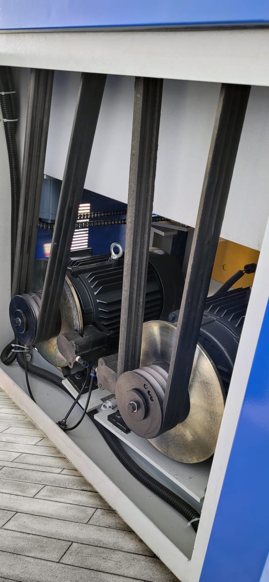 Maquina Lijadora Calibradora Industrial 630mm Ancho 220V 20.7Kw potencia, 36amp19