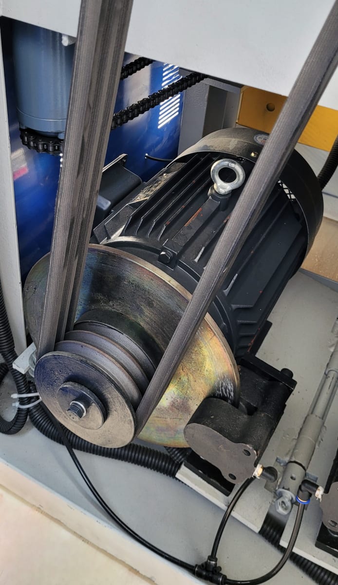 Maquina Lijadora Calibradora Industrial 630mm Ancho 220V 20.7Kw potencia, 36amp20