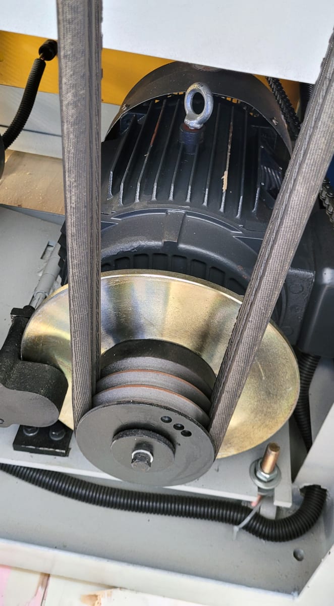 Maquina Lijadora Calibradora Industrial 630mm Ancho 220V 20.7Kw potencia, 36amp21