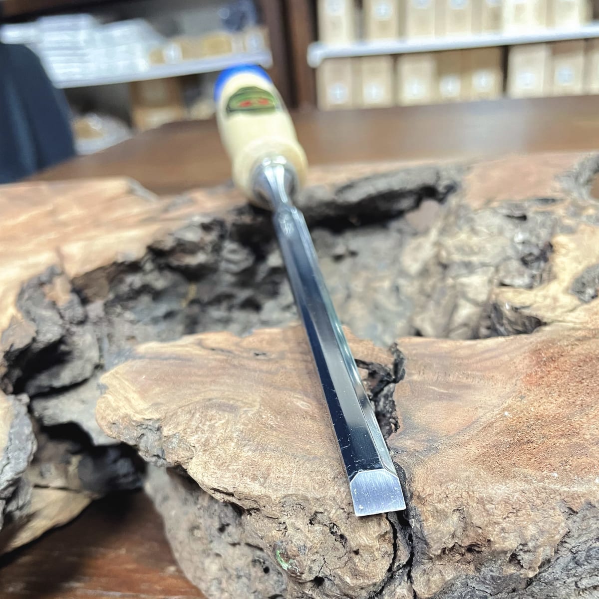 Formon Carpintero Two Cherries 1001 de 8 mm de ancho3