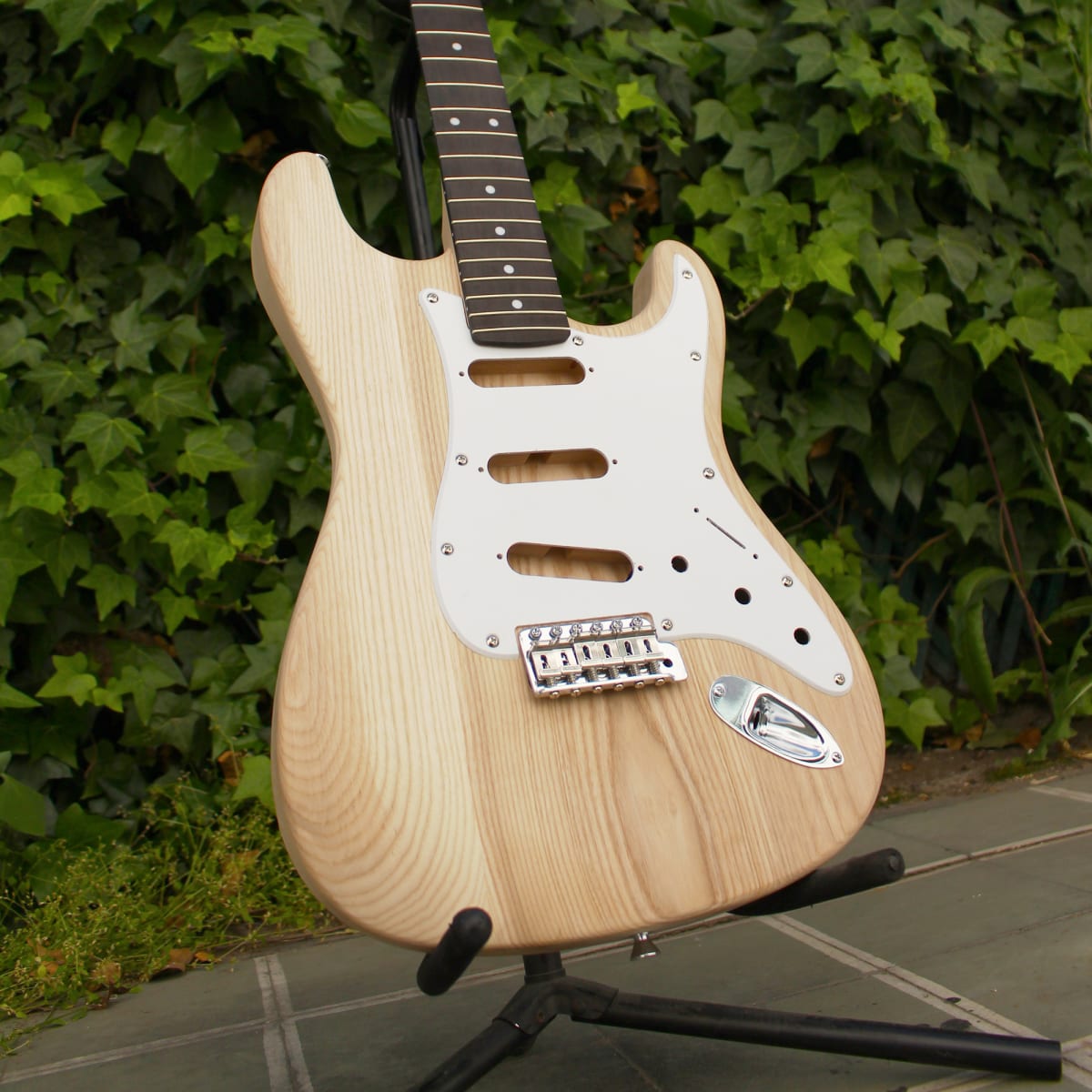 Kit LBLuthier de Guitarra Eléctrica Tipo Strato Mod: A Cap: S-S-S Hardware Gotoh® Incluido21