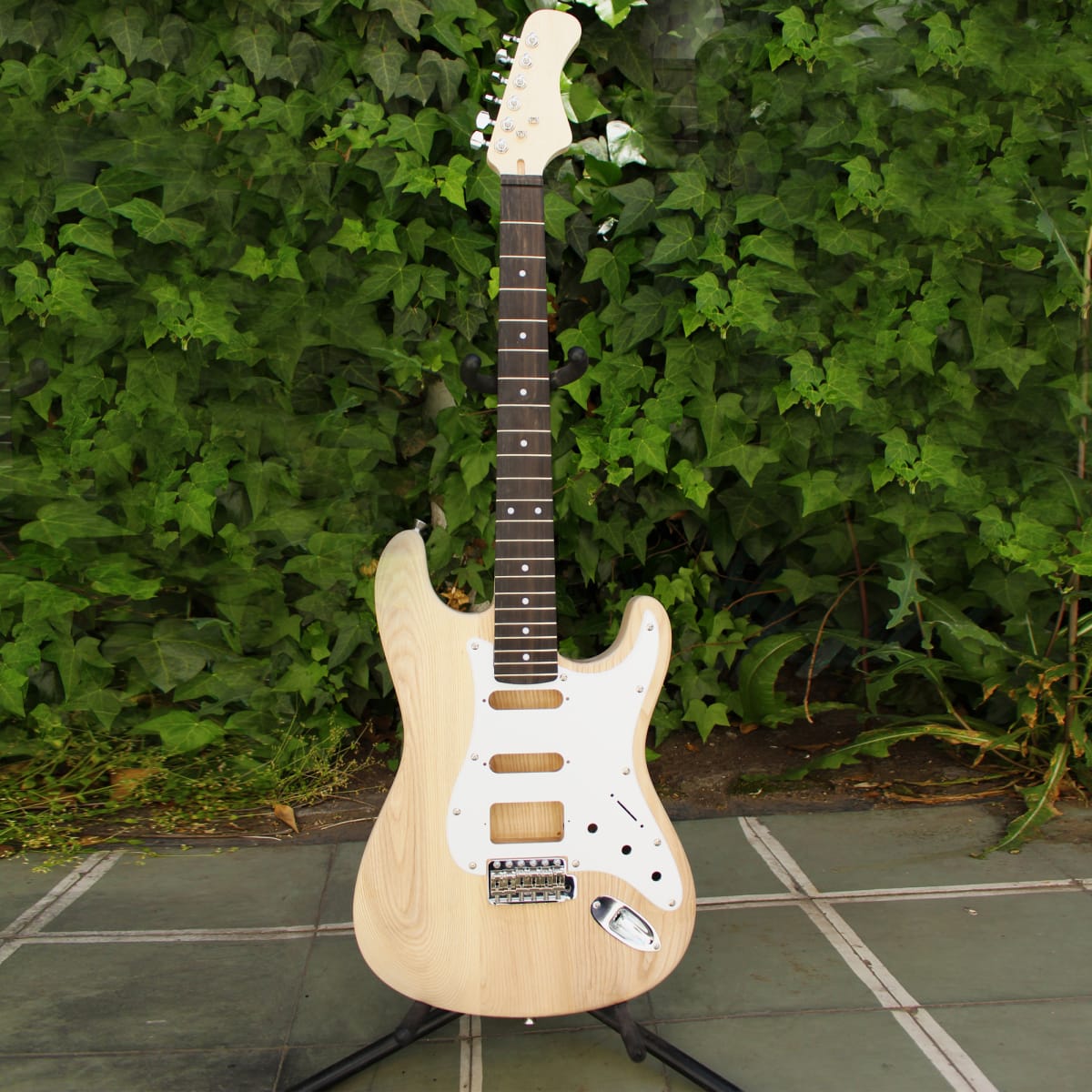 Kit LBLuthier de Guitarra Eléctrica Tipo Strato Mod: C Cap: H-S-S Hardware Gotoh® Incluido2