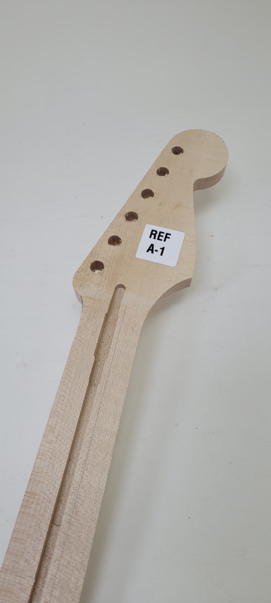 Mastil LB Luthier A-1 Tipo Strato Semi Elaborado de Maple Canadiense Especial2