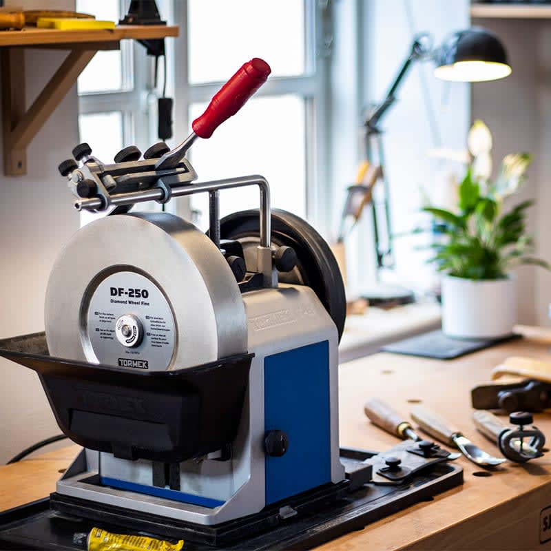 Pack Afiladora Tormek Mod: TORMT8 + Kit de Guias de Afilado HTK-10064