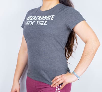 ABERCROMBIE- Polera Mujer 0071-091 gris oscuro2
