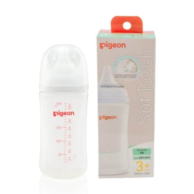 Mamadera Plástico Softouch 240 ml Pigeon