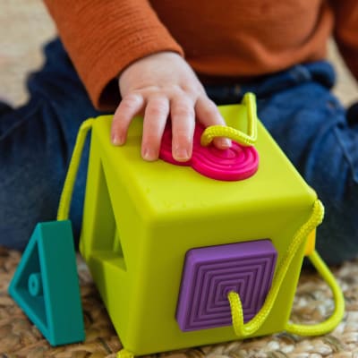 Cubo de encaje De Silicona bebe Oombeecube1