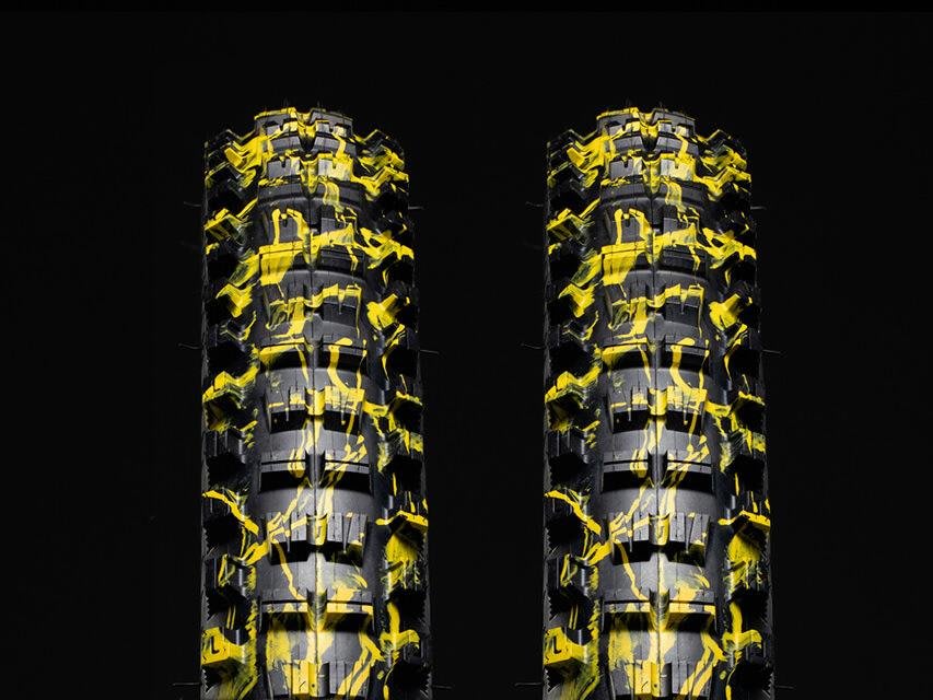 Neumático Versus Tires Trail Enduro Negro Yellow 29x2.41