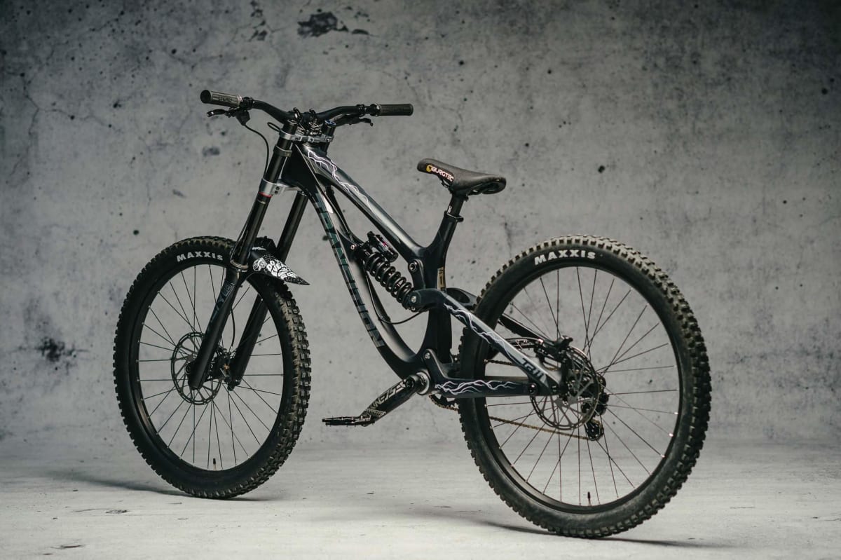 Protector Cuadro Pro Full Lightning Blue1