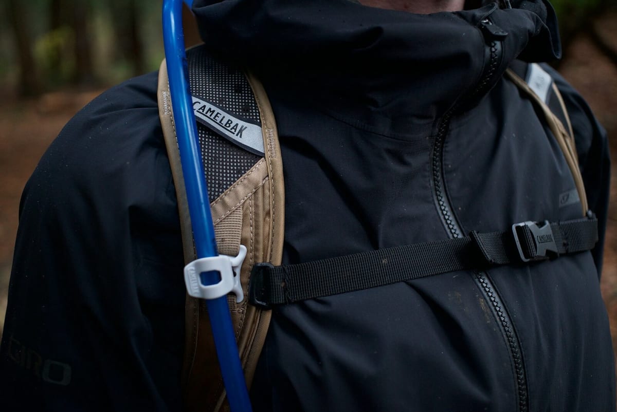 M.U.L.E. 100 oz., Kelp/Black5