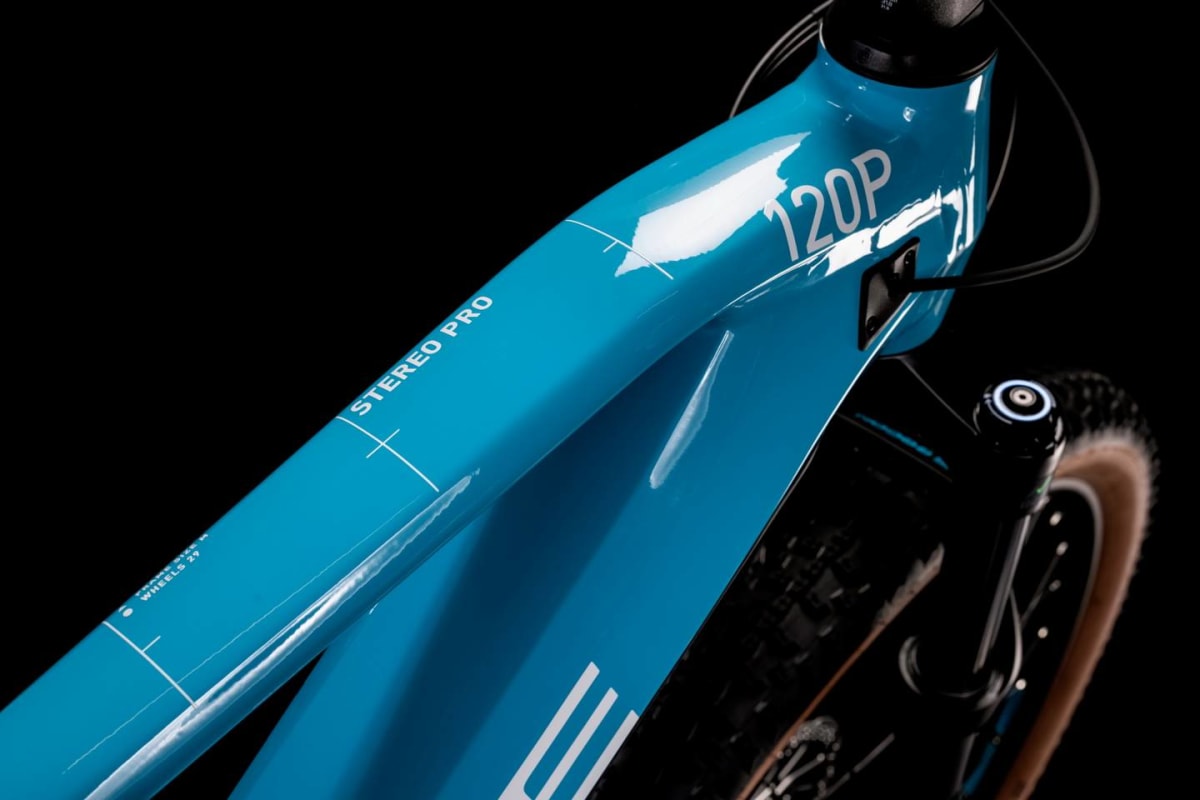 Cube Stereo Hybrid 120 Pro 625 Skyblue´n´White2