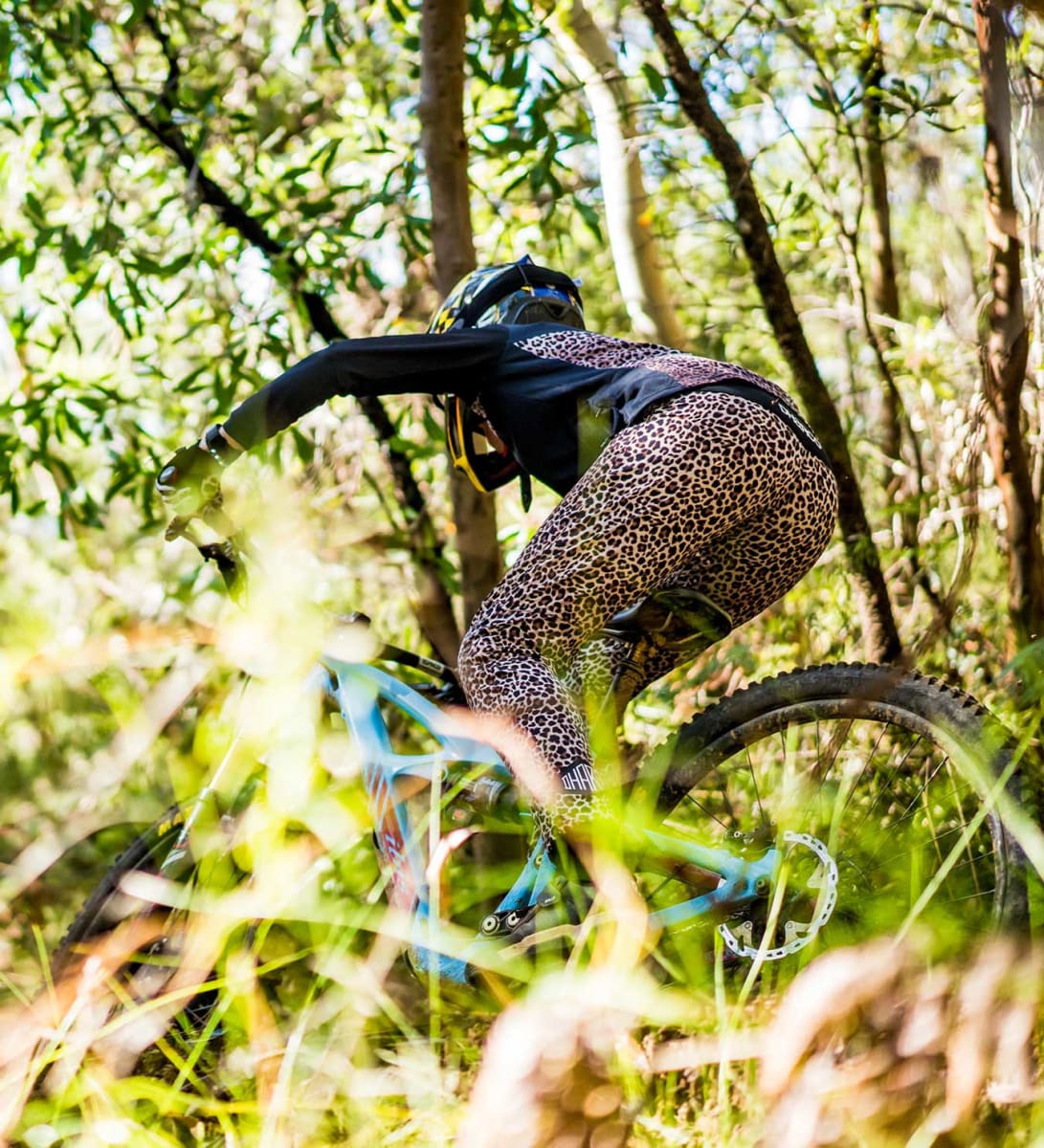 PANTALON MUJER GRAVITY LEOPARD2