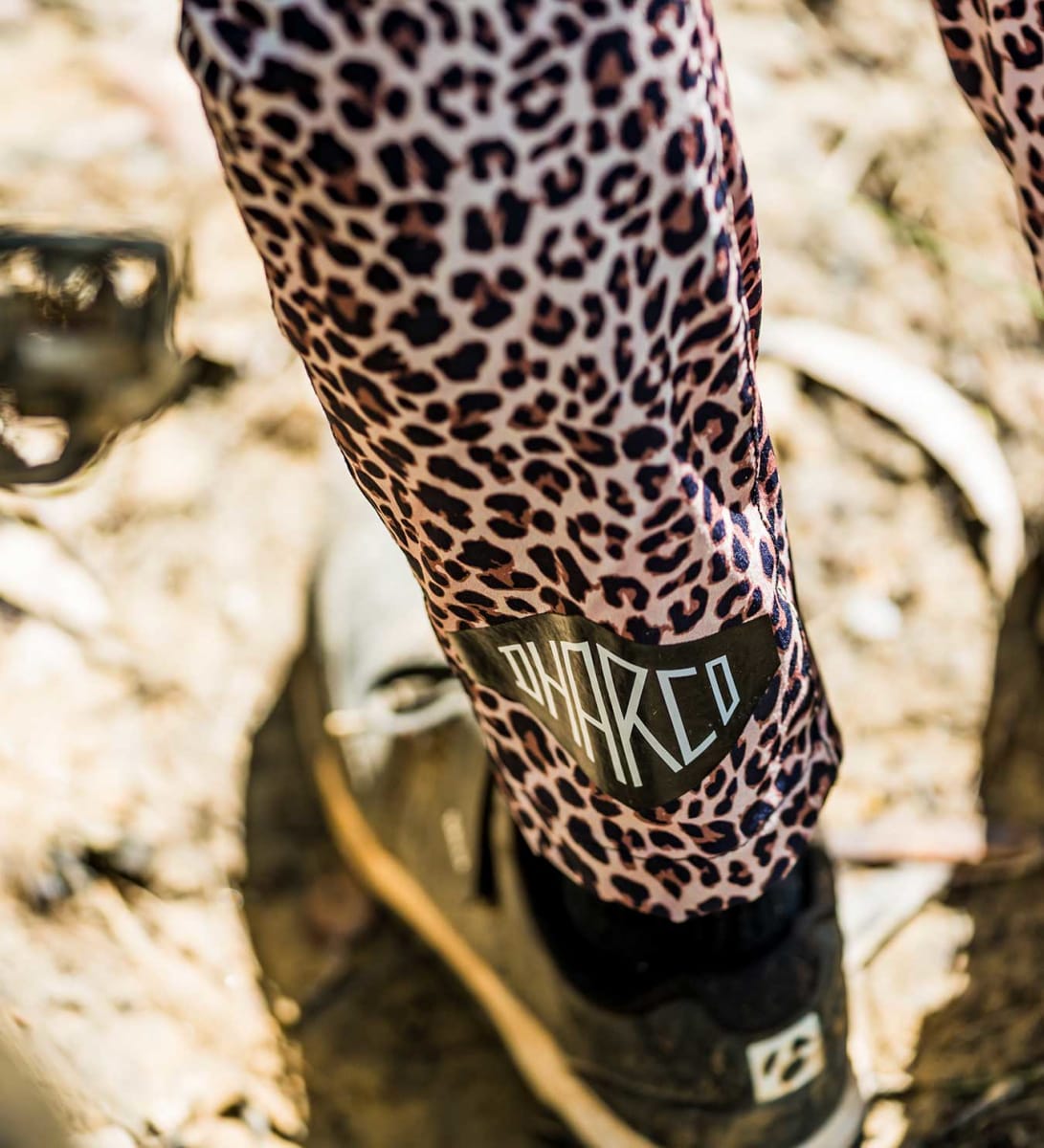 PANTALON MUJER GRAVITY LEOPARD4