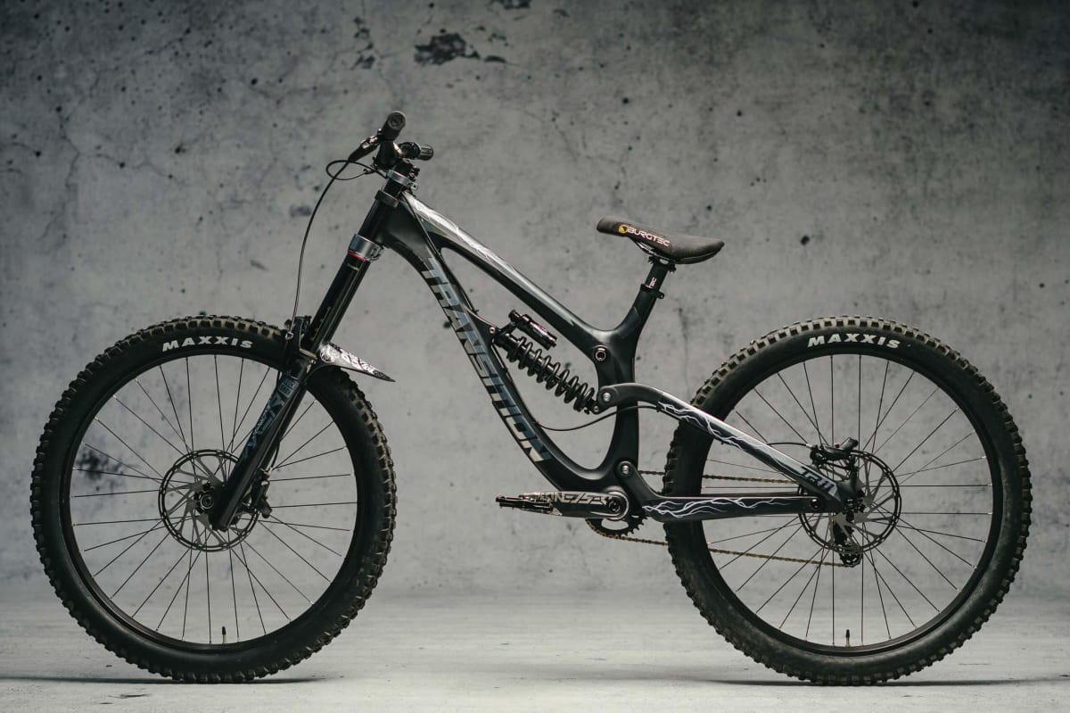 Protector Cuadro Pro Full Lightning Blue3