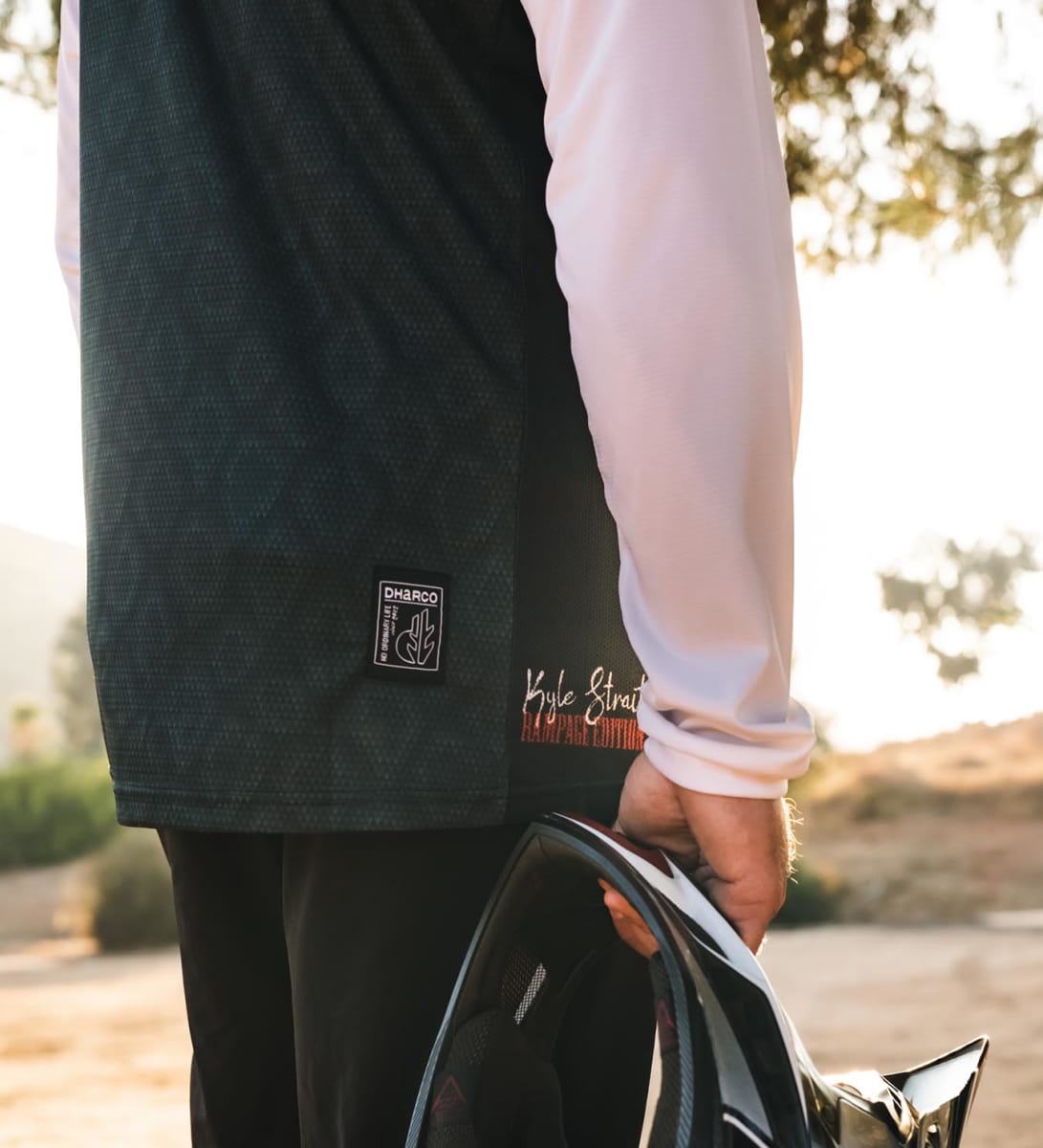 Jersey Hombre Gravity Kyle Strait Signature Edition4