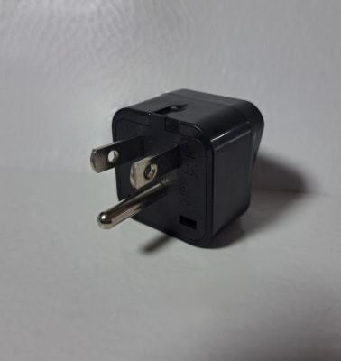 ADAPTADOR ENCHUFE 220 A 110