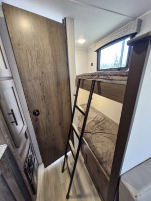 ESCALERA NEGRA 5 PELDAÑOS