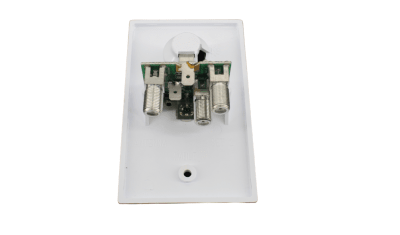 AMPLIFICADOR DE SEÑAL ANTENA C/TOMA 12 VOLS BLANCO
