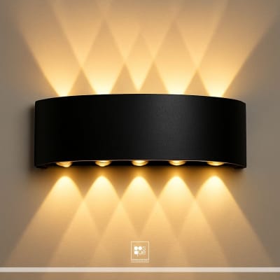 APLIQUE DE MURO EXTERIOR DE METAL NEGRO OVALADO 10W - LUZ CALIDA1