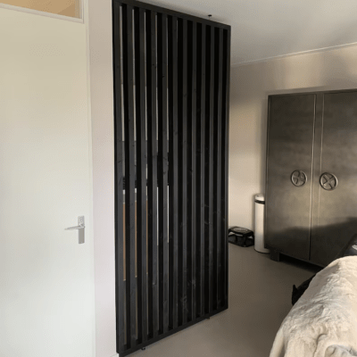PERFIL VERTICAL PVC TIPO MADERA - 100 X 50 X 3000MM - COLOR NEGRO