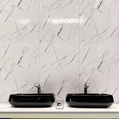 PANEL PVC TIPO MARMOL BLANCO VETAS NEGRAS1