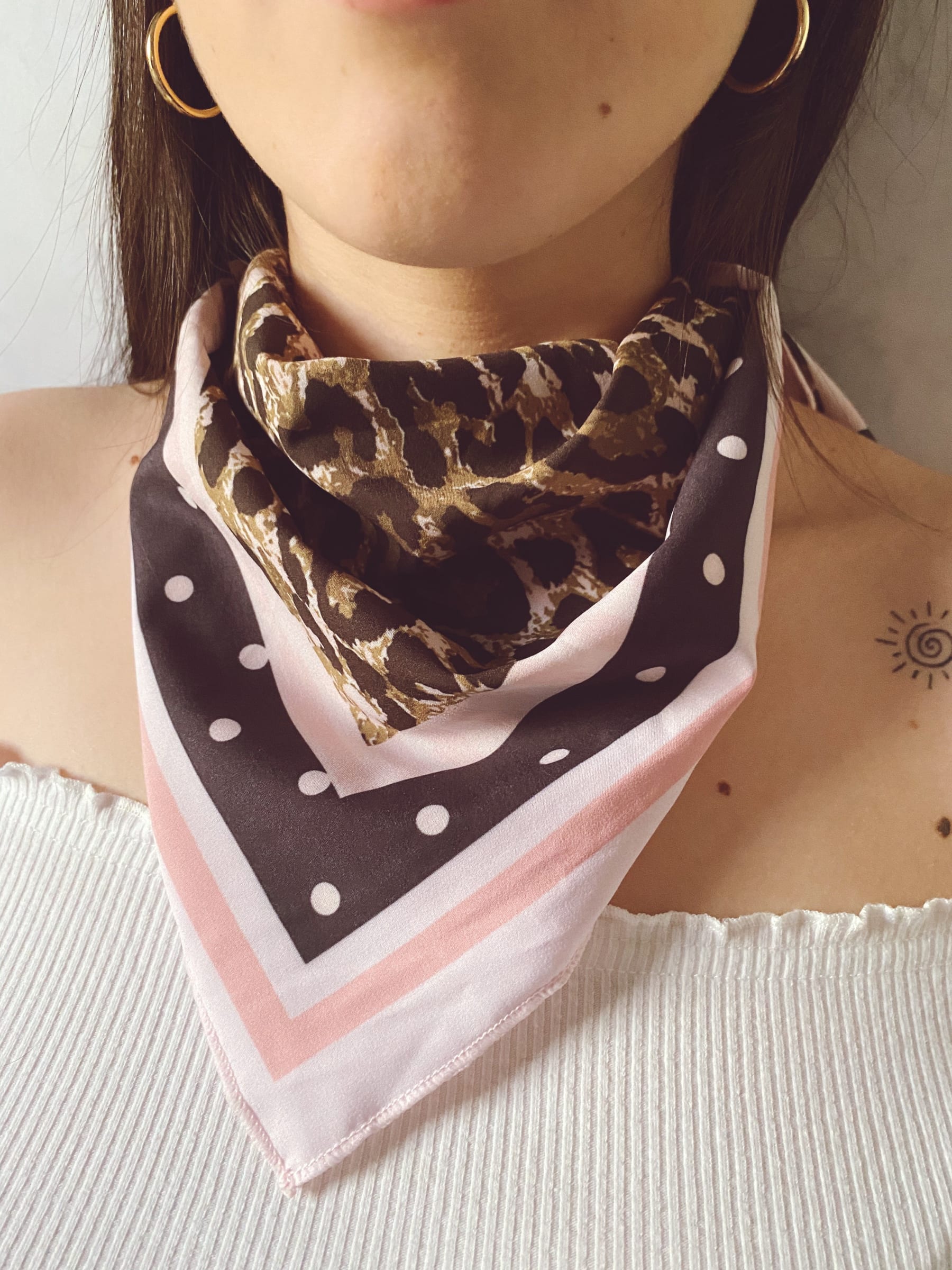 Pañuelo animal print Brava