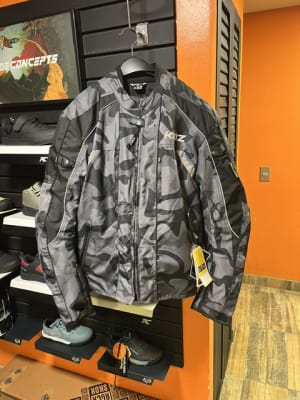 CHAQUETA KMZ CAMO NEGRO