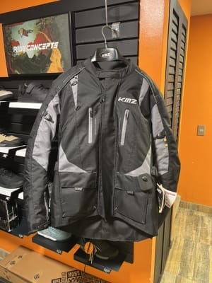 CHAQUETA KMZ CAMELLO NEGRO