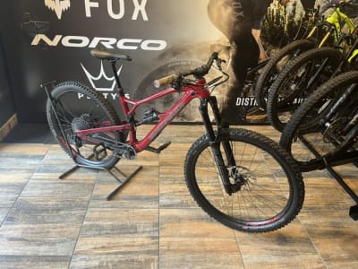 BICICLETA NUKEPROOF