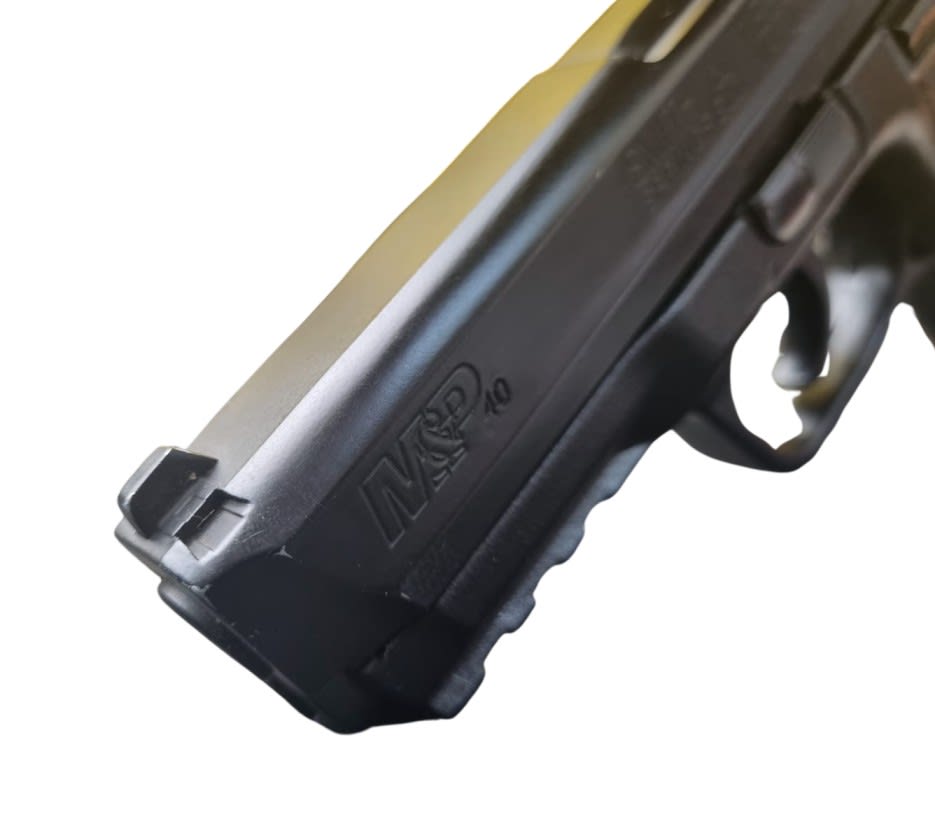 Pistola Co2 M&P 40 cal. 4.5 mm - Producto con detalle estético y embalaje4