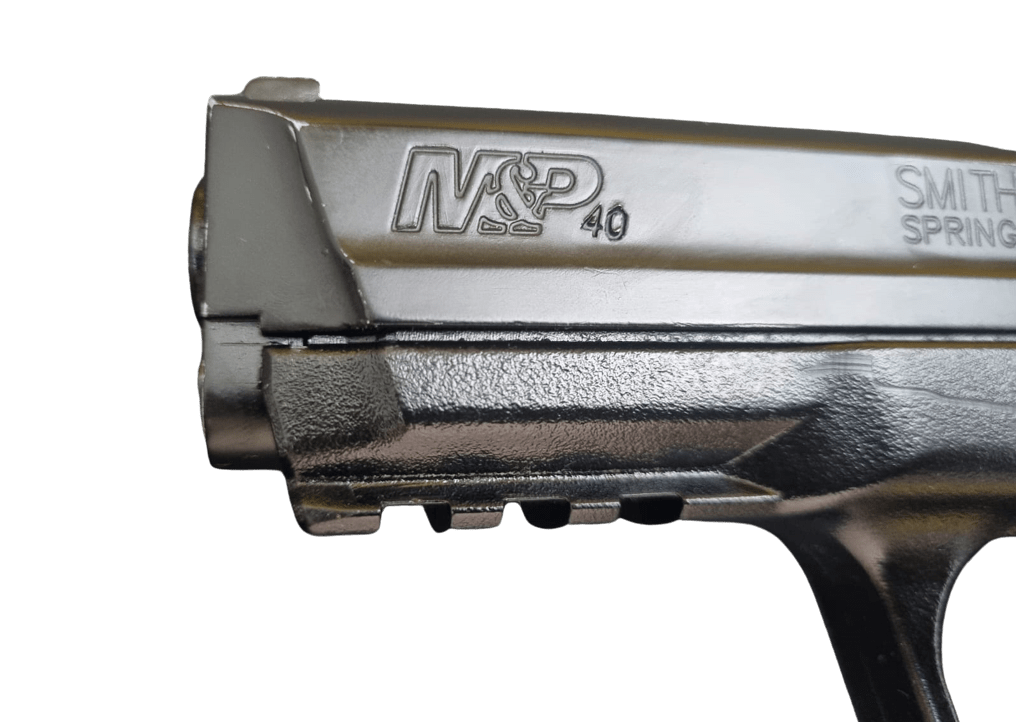 Pistola Co2 M&P 40 cal. 4.5 mm - Producto con detalle estético y embalaje6