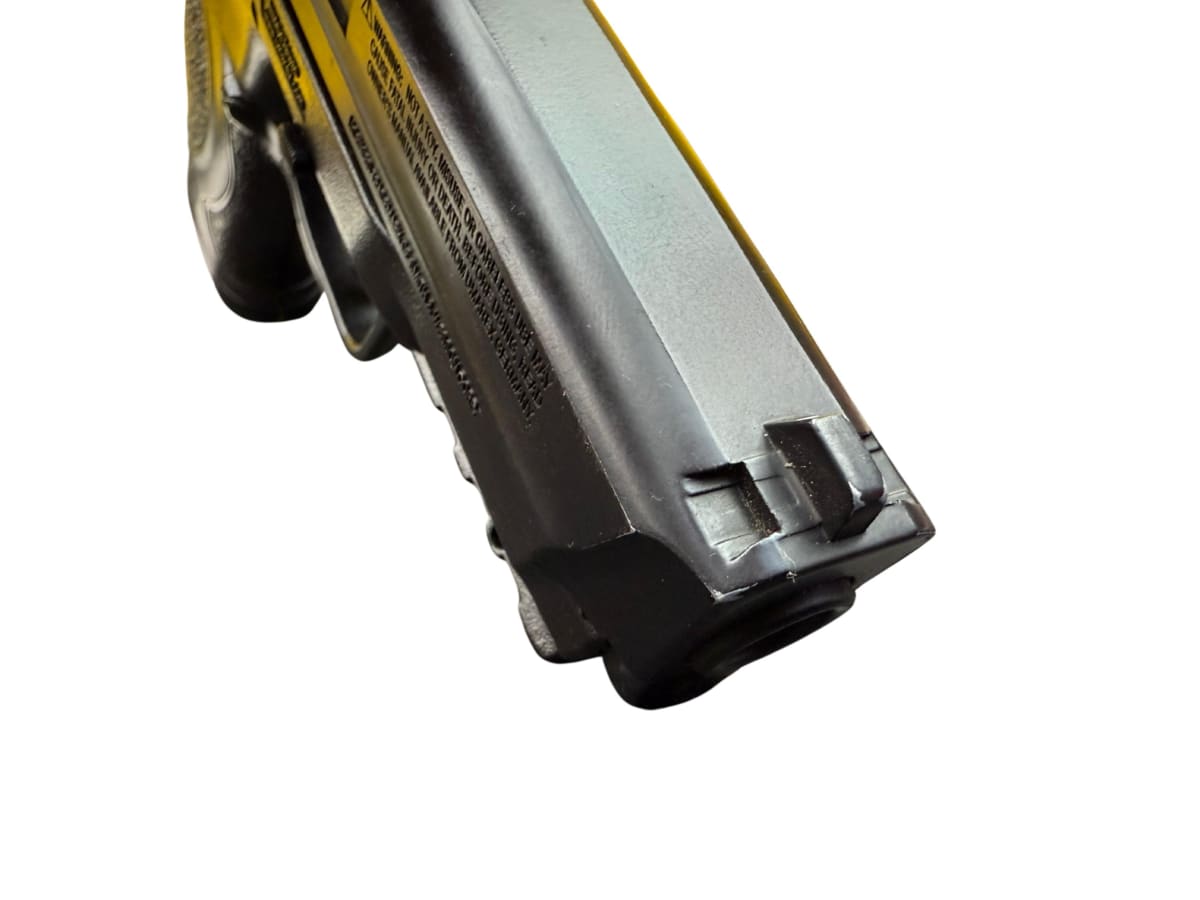 Pistola Co2 M&P 40 cal. 4.5 mm - Producto con detalle estético y embalaje5