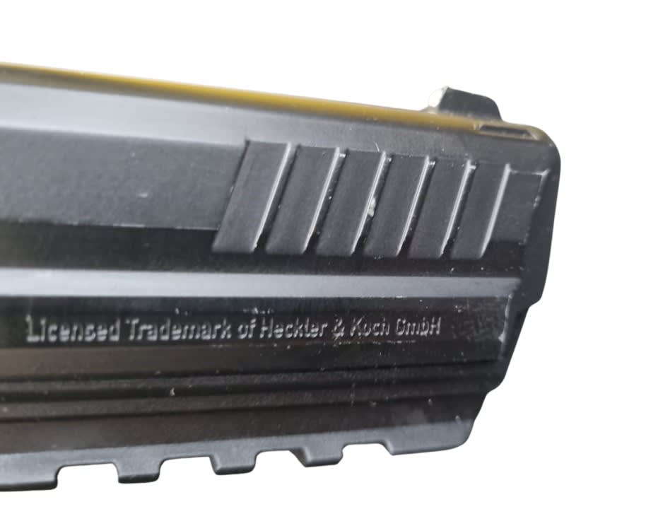 Pistola cal. 4.5 mm mod HK45 Co2 - Producto con detalle estético y embalaje7