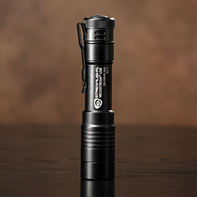 Linterna MegaStream USB incluye una bateria recargable SL-B34 ,cable USB-C y holster , color negra #6621010