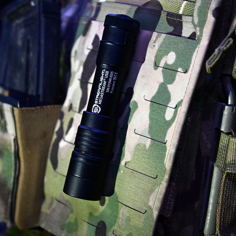 Linterna MegaStream USB incluye una bateria recargable SL-B34 ,cable USB-C y holster , color negra #662107