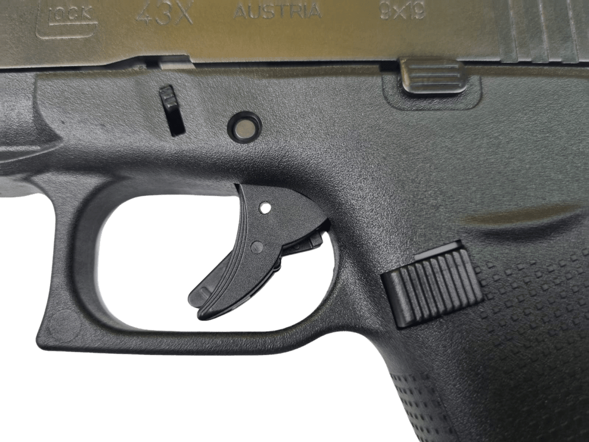 Pistola cal 9x19mm Glock 43X negra, con riel FS12