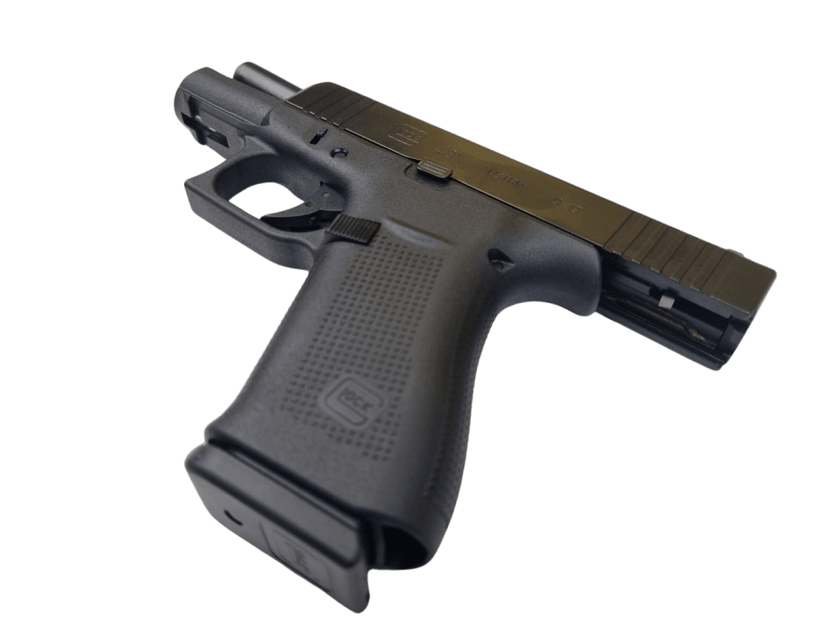 Pistola cal 9x19mm Glock 43X negra, con riel FS17