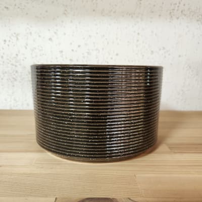 Maceta Cerámica Diseño Líneas Horizontales