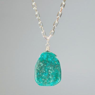 Colgante De Azurita, Malaquita Y Pirita en Diente1