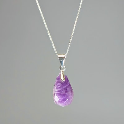 Colgante Mini De Cuarzo Amatista Violeta en Briolette de 12 mm1