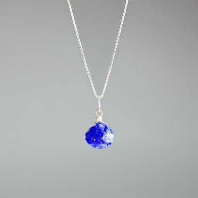 Colgante Mini De Lapislázuli en Gota Facetada de 8 mm